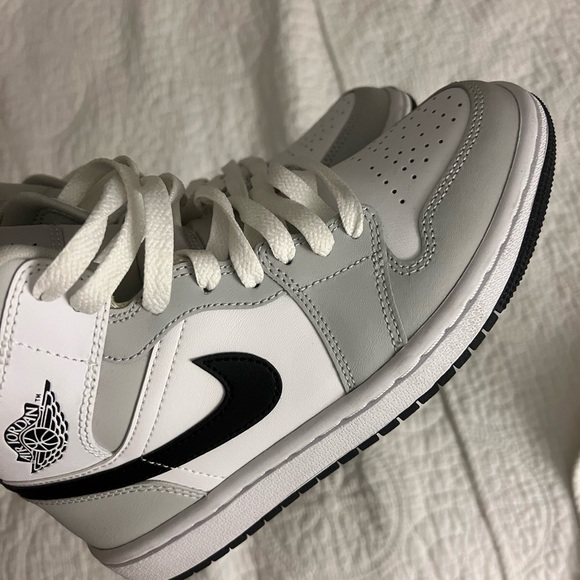 Air Jordan 1 mid smoke grey - Picture 6 of 10